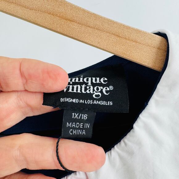 Unique Vintage NWT Strawberry Print Bow Collar Dress 1X/16 Retro Fit & Flare - Picture 3 of 9